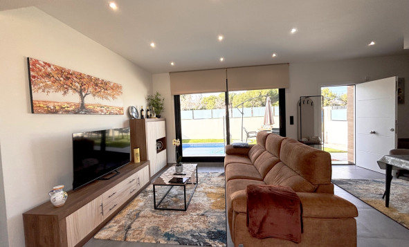 Herverkoop - 3. Vrijstaande villa - Villamartin - Costa Blanca Zuid