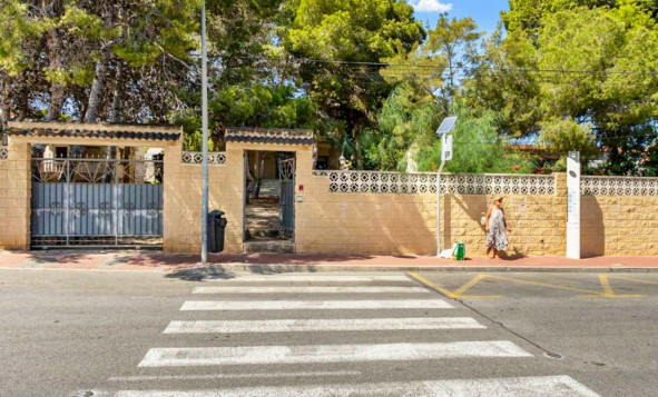 Reventa - 3. Casa indepiende - Torrevieja - Costa Blanca Sur