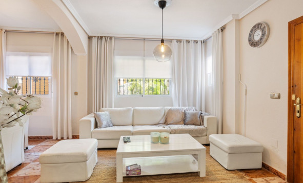 Reventa - 3. Casa indepiende - Orihuela Costa - La Regia