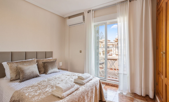 Reventa - 3. Casa indepiende - Orihuela Costa - La Regia