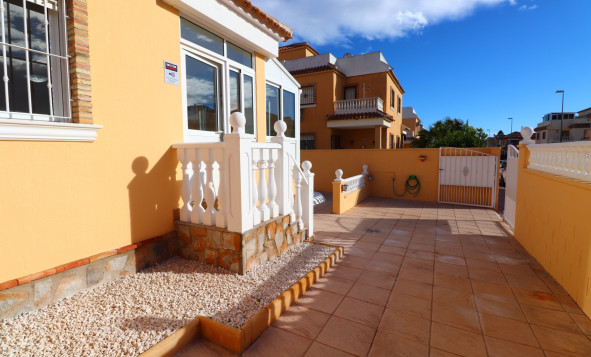 Resale - 4. Semi-detached villa - Ciudad Quesada - Costa Blanca South