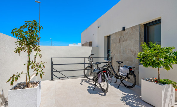 Herverkoop - 6. Vrijstaande villa - Daya Nueva - Costa Blanca Zuid