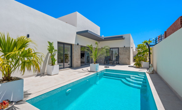 Herverkoop - 6. Vrijstaande villa - Daya Nueva - Costa Blanca Zuid
