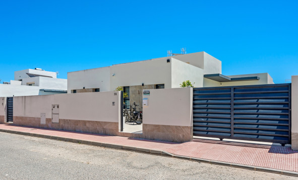 Herverkoop - 6. Vrijstaande villa - Daya Nueva - Costa Blanca Zuid
