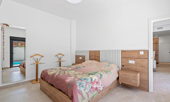 Herverkoop - 6. Vrijstaande villa - Daya Nueva - Costa Blanca Zuid