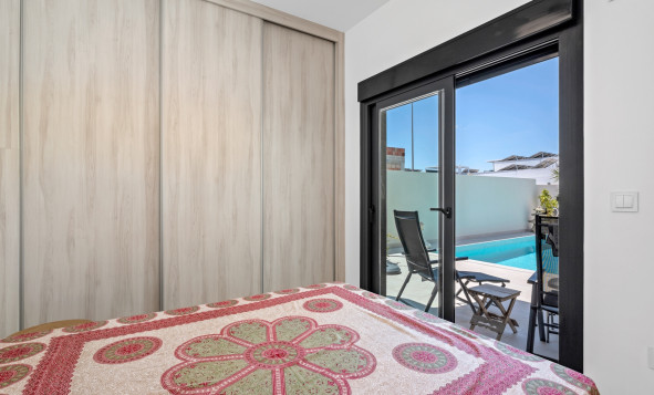 Herverkoop - 6. Vrijstaande villa - Daya Nueva - Costa Blanca Zuid