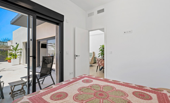 Herverkoop - 6. Vrijstaande villa - Daya Nueva - Costa Blanca Zuid
