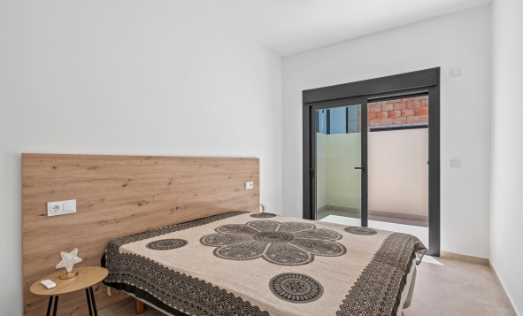 Herverkoop - 6. Vrijstaande villa - Daya Nueva - Costa Blanca Zuid