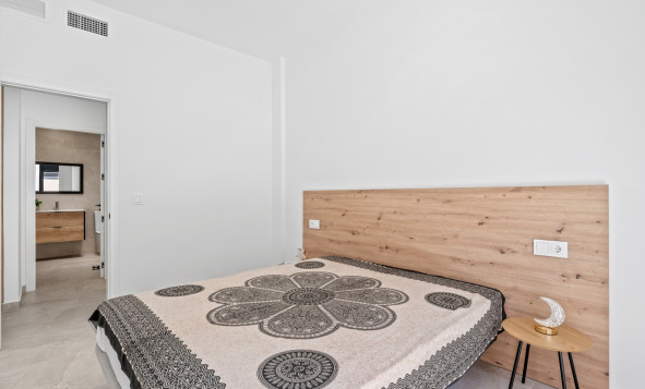 Herverkoop - 6. Vrijstaande villa - Daya Nueva - Costa Blanca Zuid