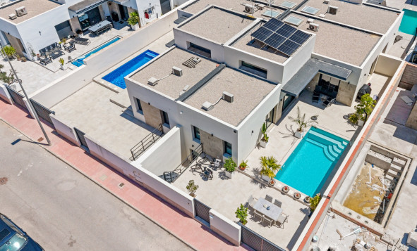 Herverkoop - 6. Vrijstaande villa - Daya Nueva - Costa Blanca Zuid