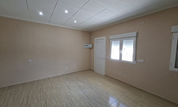 Resale - 2. Town house - La Marina - La Marina - Urbanization