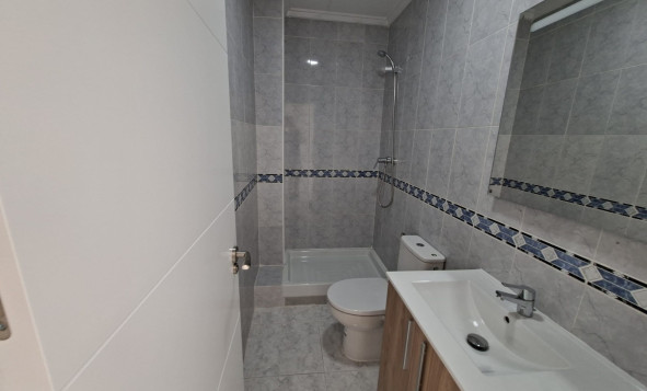 Resale - 2. Town house - La Marina - La Marina - Urbanization