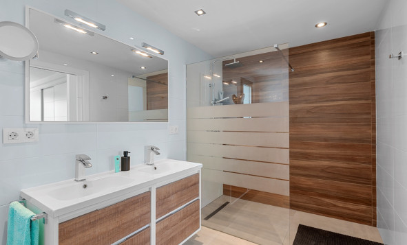 Reventa - 3. Casa indepiende - La Marina - Costa Blanca Sur