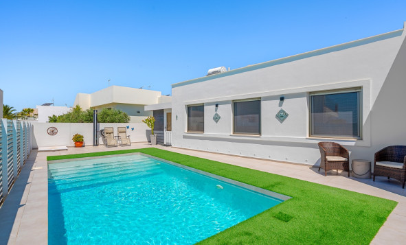 Reventa - 3. Casa indepiende - La Marina - Costa Blanca Sur