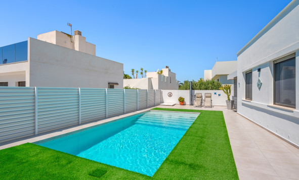 Reventa - 3. Casa indepiende - La Marina - Costa Blanca Sur