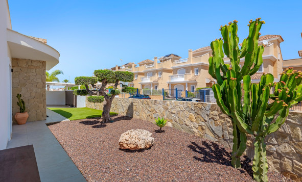 Reventa - 3. Casa indepiende - La Marina - Costa Blanca Sur