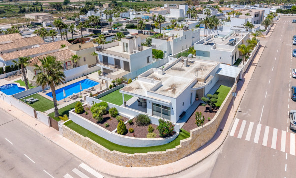 Reventa - 3. Casa indepiende - La Marina - Costa Blanca Sur