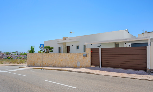 Reventa - 3. Casa indepiende - La Marina - Costa Blanca Sur