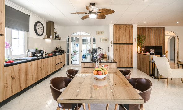 Reventa - 3. Casa indepiende - La Marina - Costa Blanca Sur