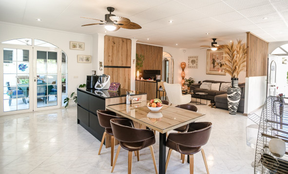 Reventa - 3. Casa indepiende - La Marina - Costa Blanca Sur