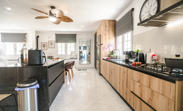 Reventa - 3. Casa indepiende - La Marina - Costa Blanca Sur