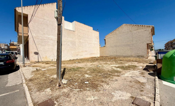 Reventa - Terreno edificable - San Miguel de Salinas - CENTRO URBANO