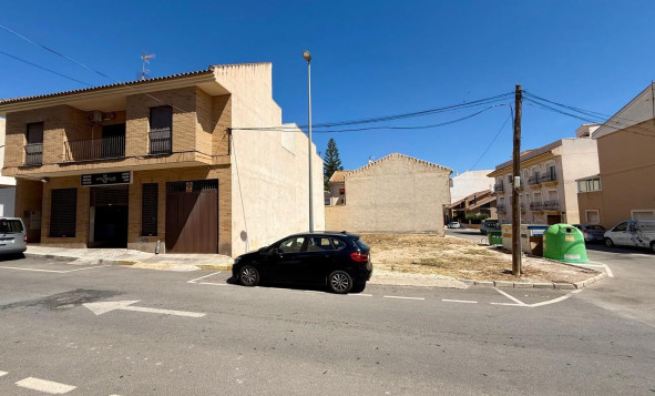 Reventa - Terreno edificable - San Miguel de Salinas - CENTRO URBANO