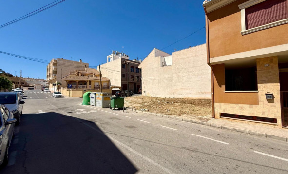 Reventa - Terreno edificable - San Miguel de Salinas - CENTRO URBANO