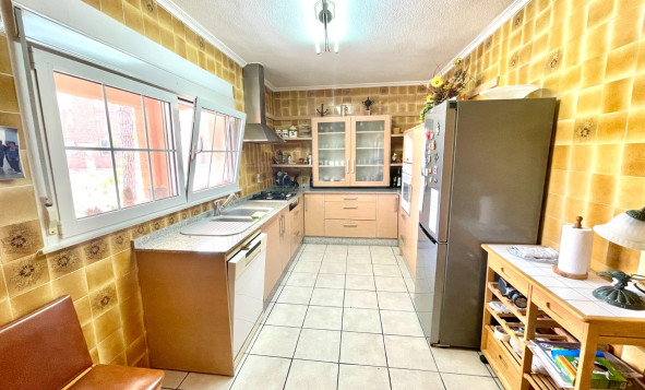 Reventa - 3. Casa indepiende - Benijófar - pueblo