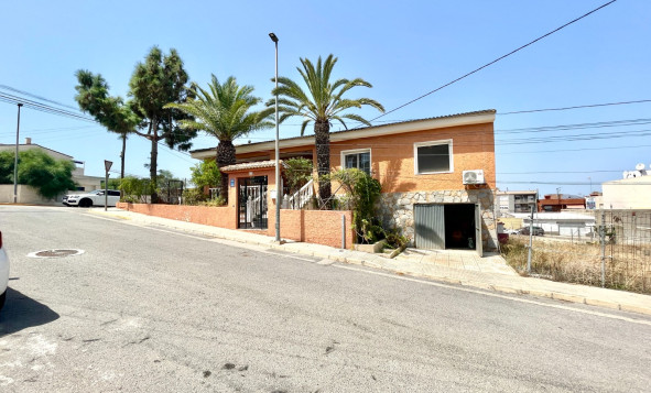Reventa - 3. Casa indepiende - Benijófar - pueblo