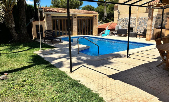 Reventa - 3. Casa indepiende - Los Balcones - Costa Blanca Sur