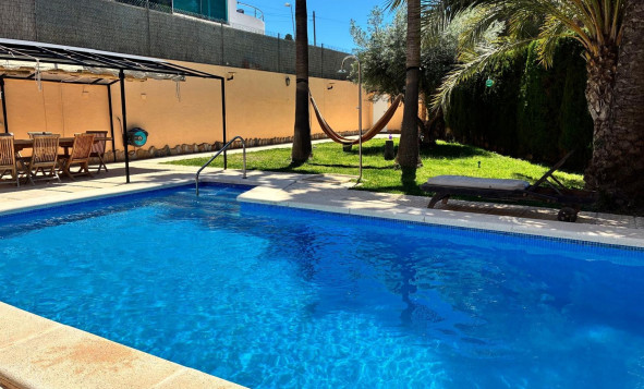 Reventa - 3. Casa indepiende - Los Balcones - Costa Blanca Sur