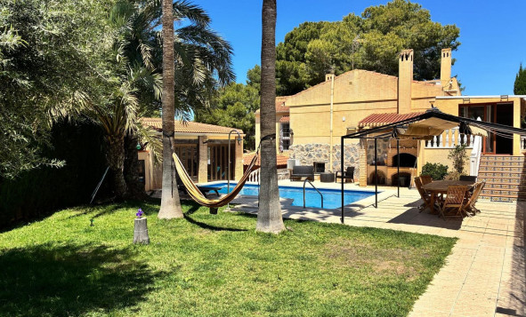 Reventa - 3. Casa indepiende - Los Balcones - Costa Blanca Sur