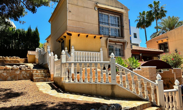 Reventa - 3. Casa indepiende - Los Balcones - Costa Blanca Sur