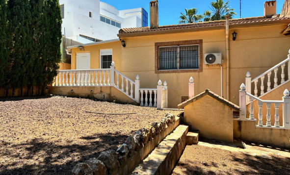 Reventa - 3. Casa indepiende - Los Balcones - Costa Blanca Sur
