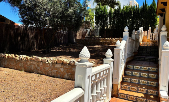 Reventa - 3. Casa indepiende - Los Balcones - Costa Blanca Sur