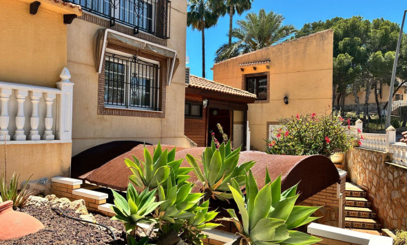 Reventa - 3. Casa indepiende - Los Balcones - Costa Blanca Sur