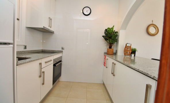 Reventa - 1. Apartamento / piso - Villamartin - Costa Blanca Sur