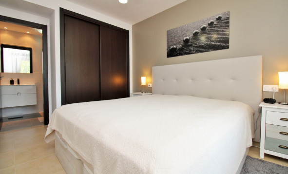 Reventa - 1. Apartamento / piso - Villamartin - Costa Blanca Sur