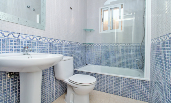 Resale - 2. Town house - Villamartin - Costa Blanca South