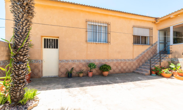 Reventa - 3. Casa indepiende - San Miguel de Salinas - Torremendo
