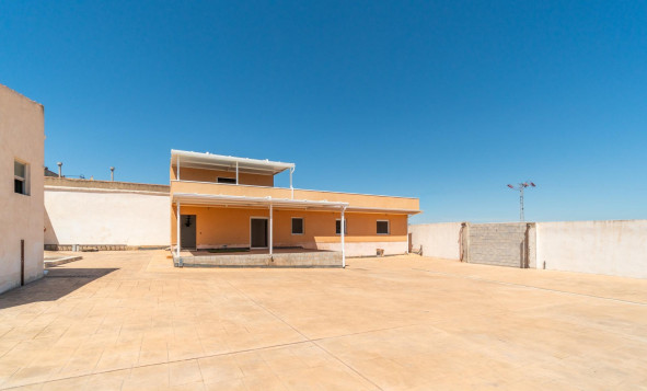 Reventa - 3. Casa indepiende - San Miguel de Salinas - Torremendo