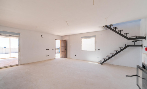 Reventa - 3. Casa indepiende - San Miguel de Salinas - Torremendo