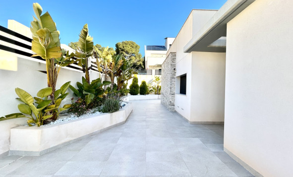 Reventa - 3. Casa indepiende - Los Balcones - Costa Blanca Sur