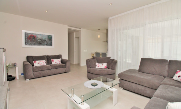 Reventa - 1. Apartamento / piso - Villamartin - Costa Blanca Sur