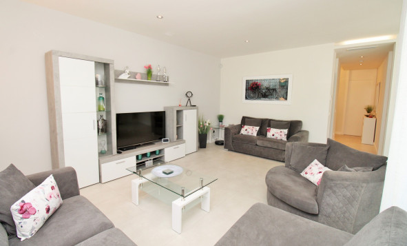 Reventa - 1. Apartamento / piso - Villamartin - Costa Blanca Sur