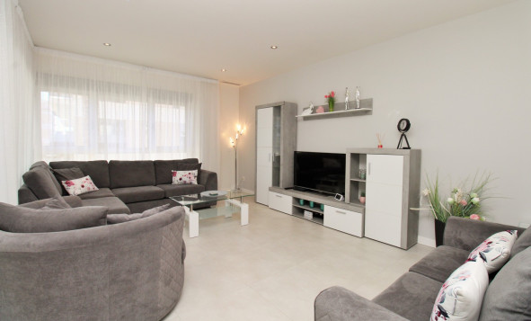 Reventa - 1. Apartamento / piso - Villamartin - Costa Blanca Sur