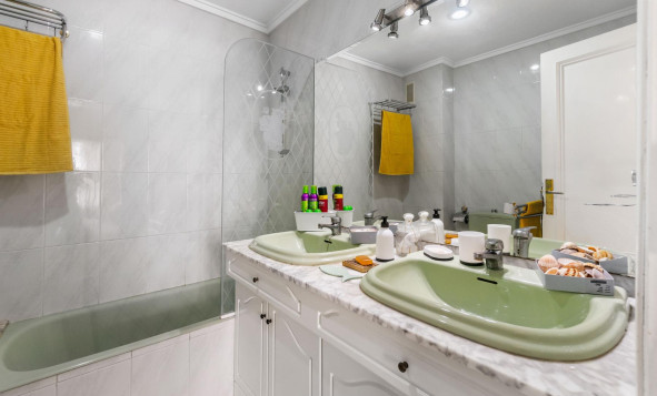 Resale - 1. Apartment / flat - Torrevieja - CLUB NAUTICO TORREVIEJA
