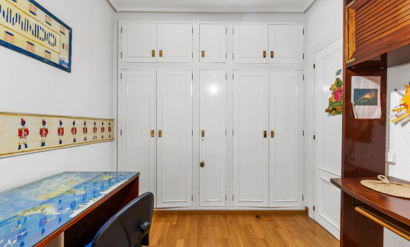 Resale - 1. Apartment / flat - Torrevieja - CLUB NAUTICO TORREVIEJA