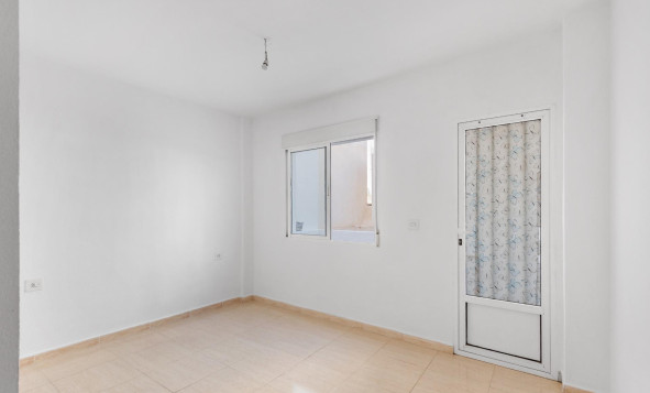 Herverkoop - 1. Appartement / flat - Torrevieja - Puerto Deportivo